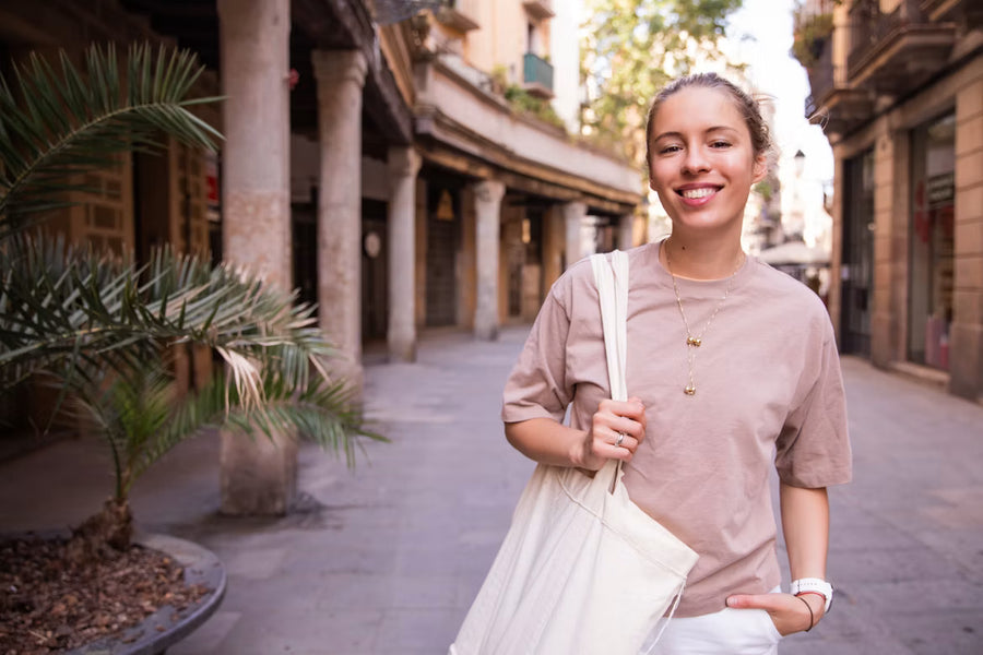 WOMEN'S CLOTHING